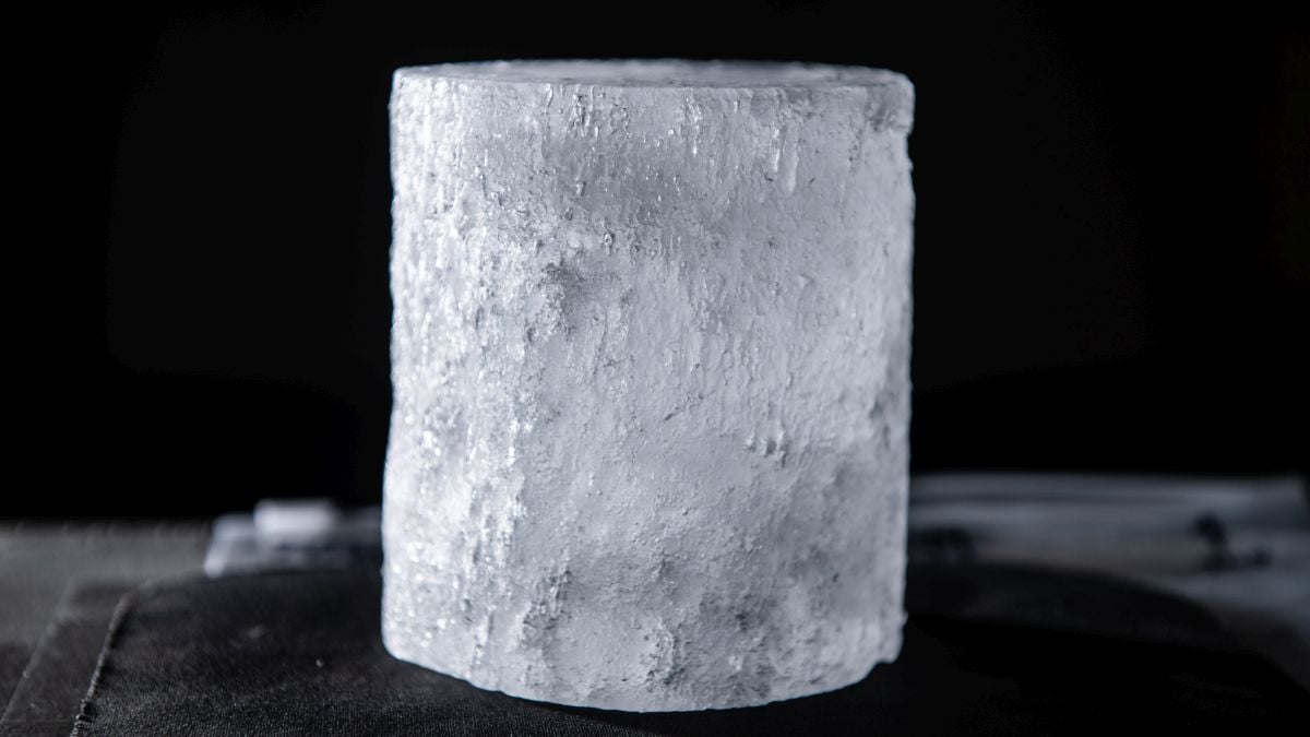 Stardust Trapped in Antarctic Ice Reveals Earth's Journey Through The Cosmos