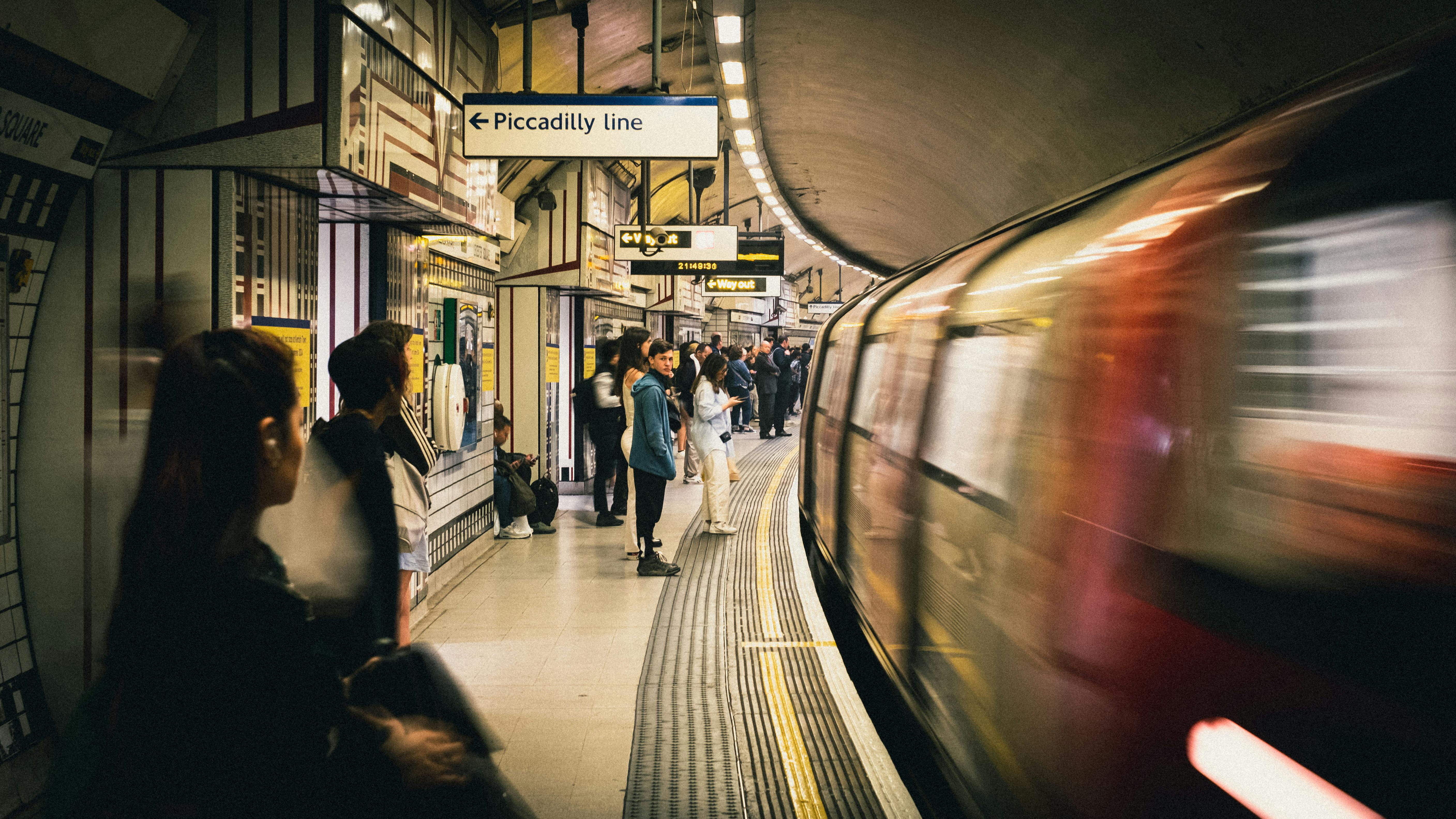 How to budget and travel as an international PhD student in London