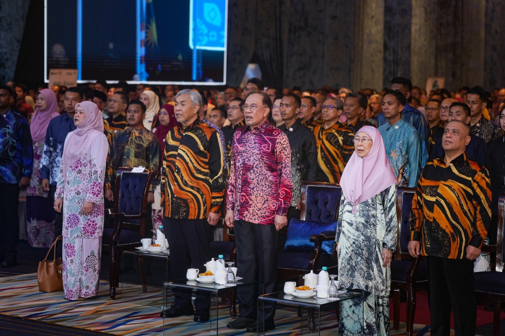 Anwar launches national Teachers’ Day 2026, praises educators’ role in nation‑building