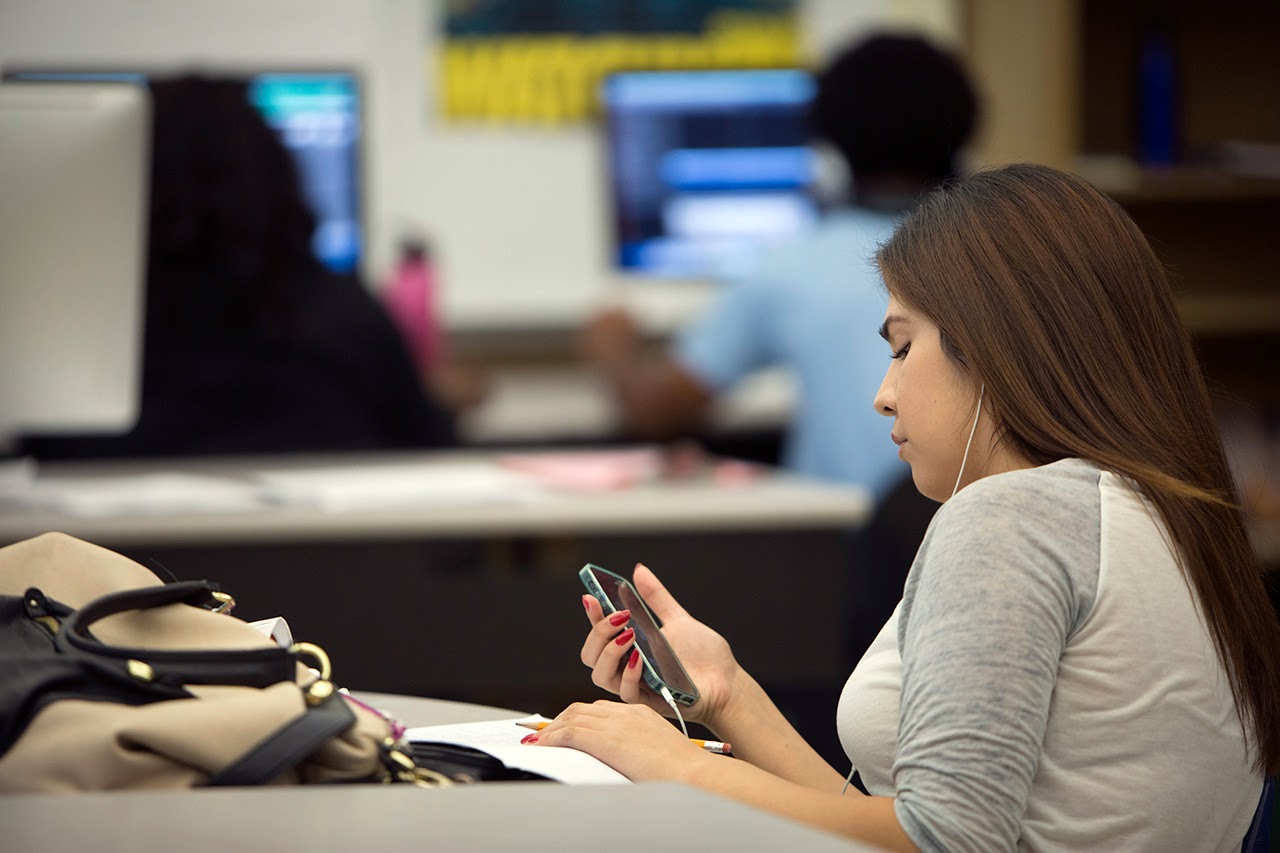 LAUSD’s proposed screen-time policy will harm students and teachers