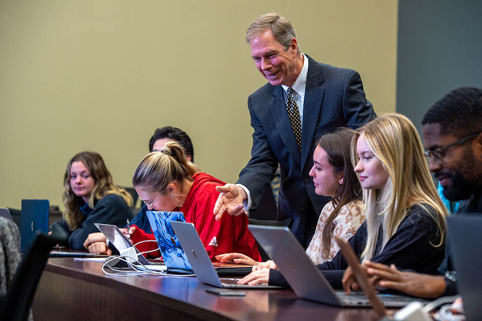 Lewis University: Become a strategic leader in project management